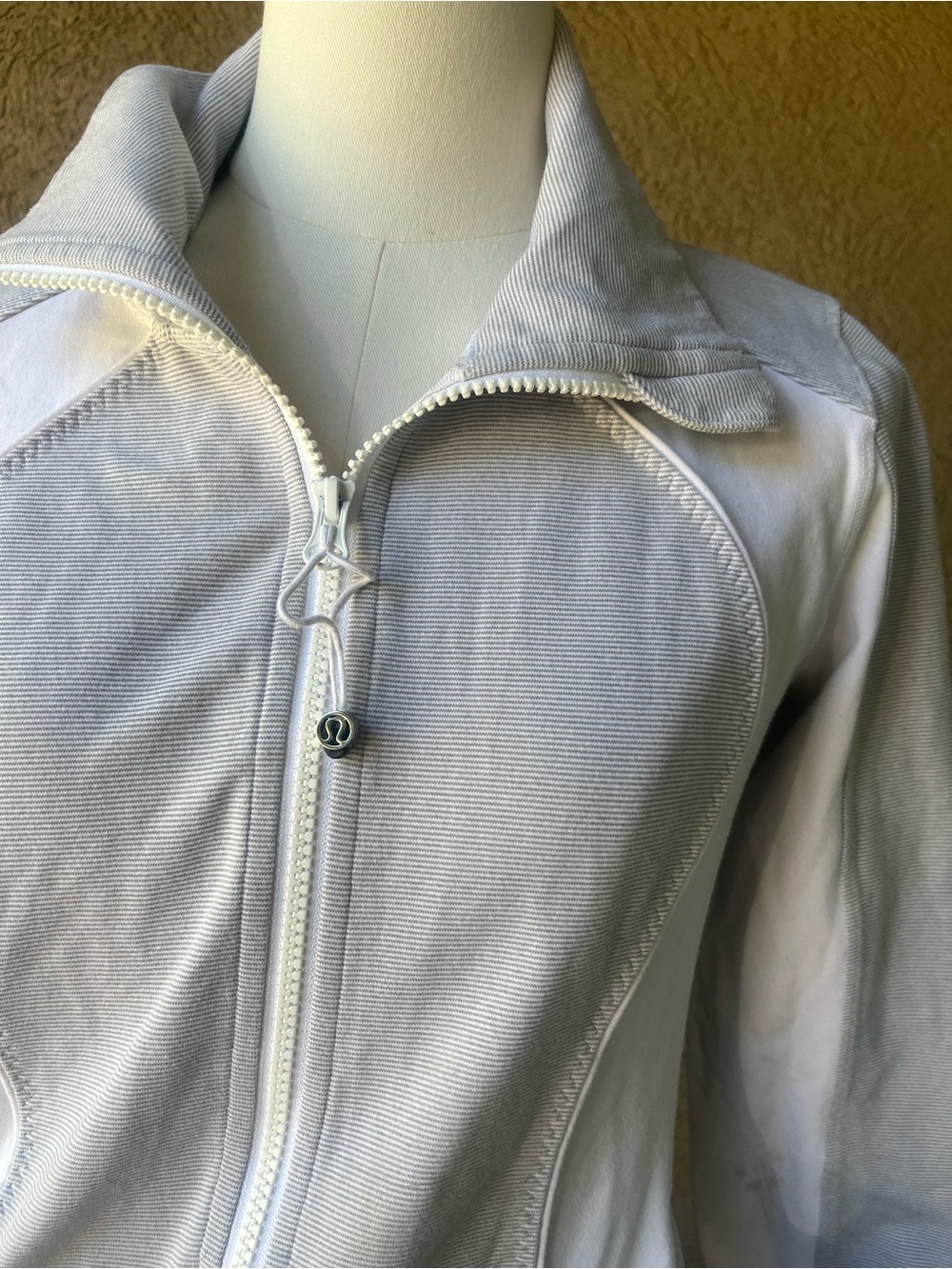lululemon athletica White Full-Zip Active Jacket delfin - Picture 3 of 7